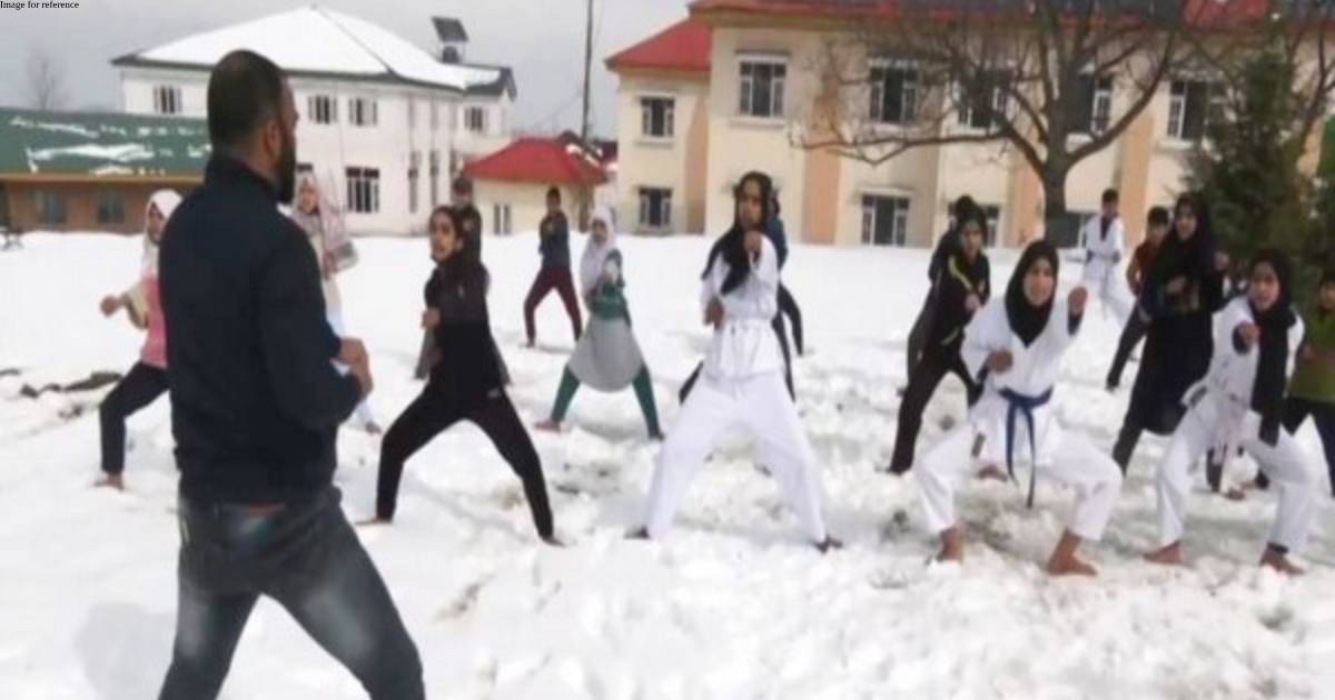 Kashmir girls practice martial arts barefooted amid heavy snowfall